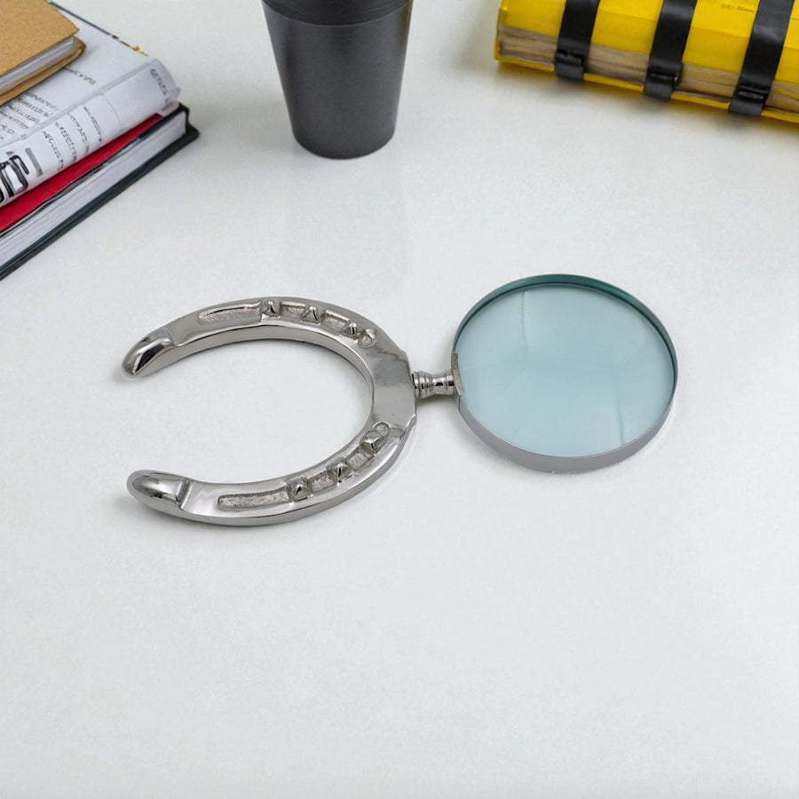 Horse Shoe Magnifying Glass
