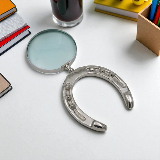 Horse Shoe Magnifying Glass