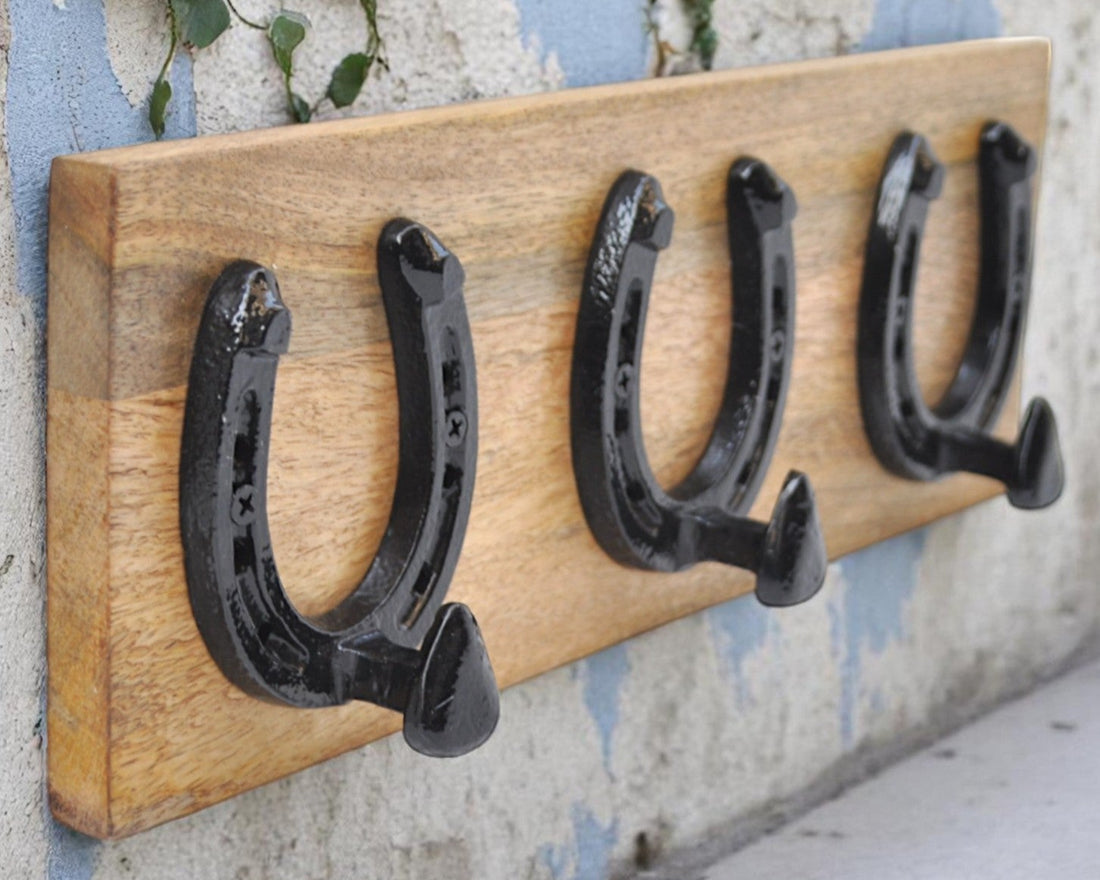 Horse Shoe Wall Hook
3-Hooks